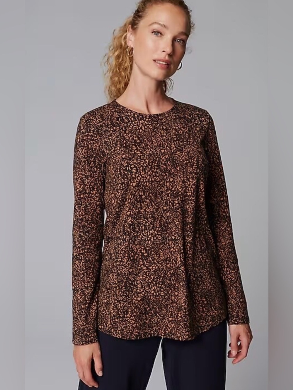 J. Jill Purejill Long Sleeve Shirttail Tee // Green & Brown Paisley // Medium
